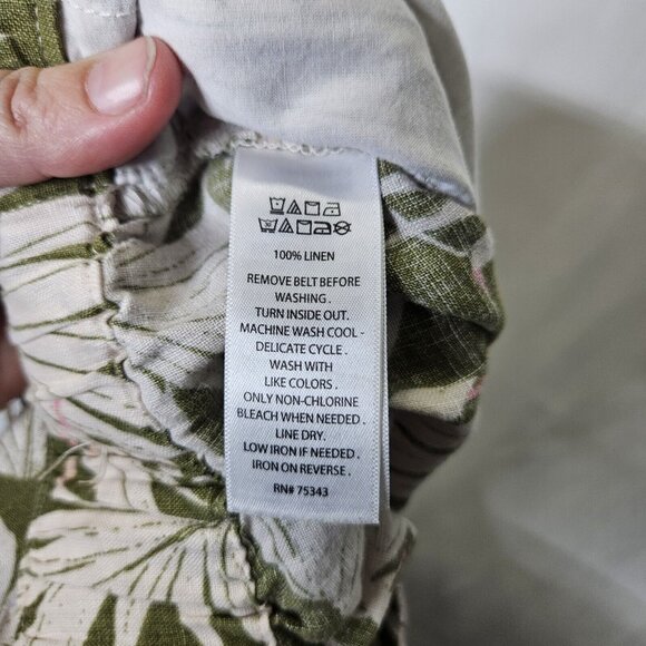 Tahari Womens Green & White Tropical Leaf Print Linen Shorts Belt Pockets L‎ - Picture 12 of 13